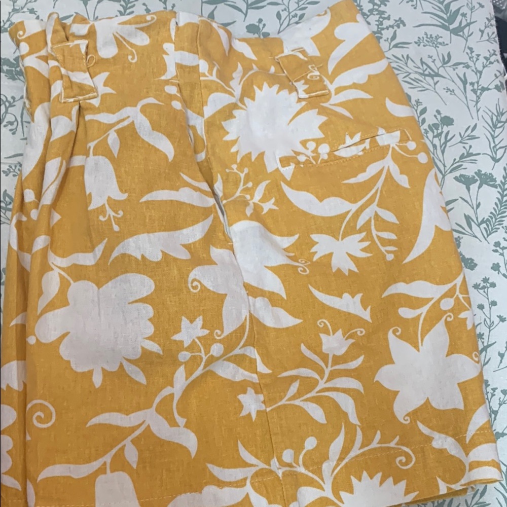 Rachel Zoe High Waist Yellow and White Floral Shorts - Picture 9 of 9